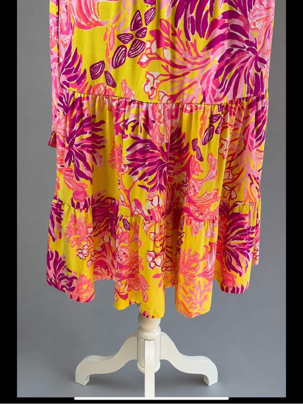 Lilly Pulitzer Faux Wrap Tropical Print Dress • Size M • Rayon Stretch Knit - Picture 13 of 16